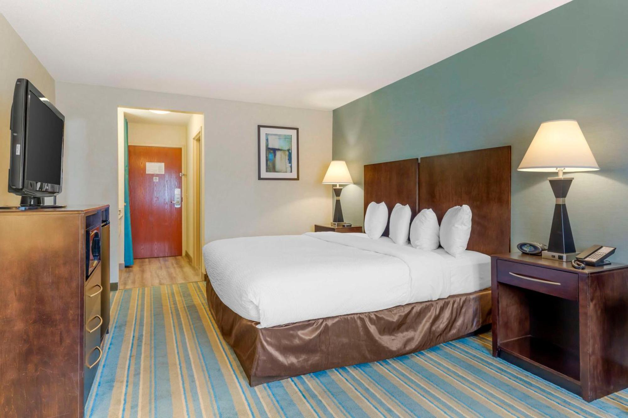 Best Western Plus Berkshire Hills Inn & Suites Pittsfield Exterior foto
