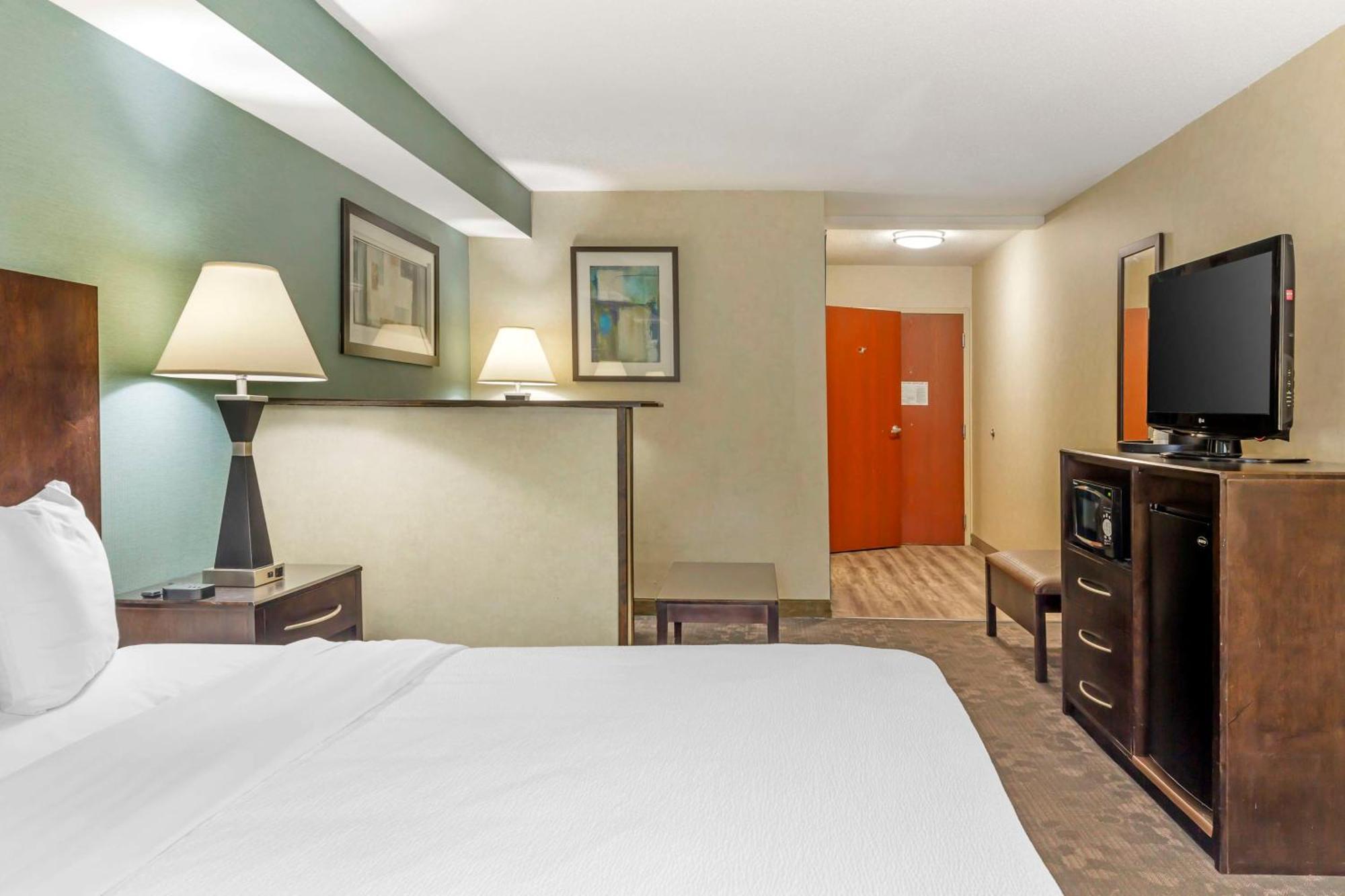 Best Western Plus Berkshire Hills Inn & Suites Pittsfield Exterior foto
