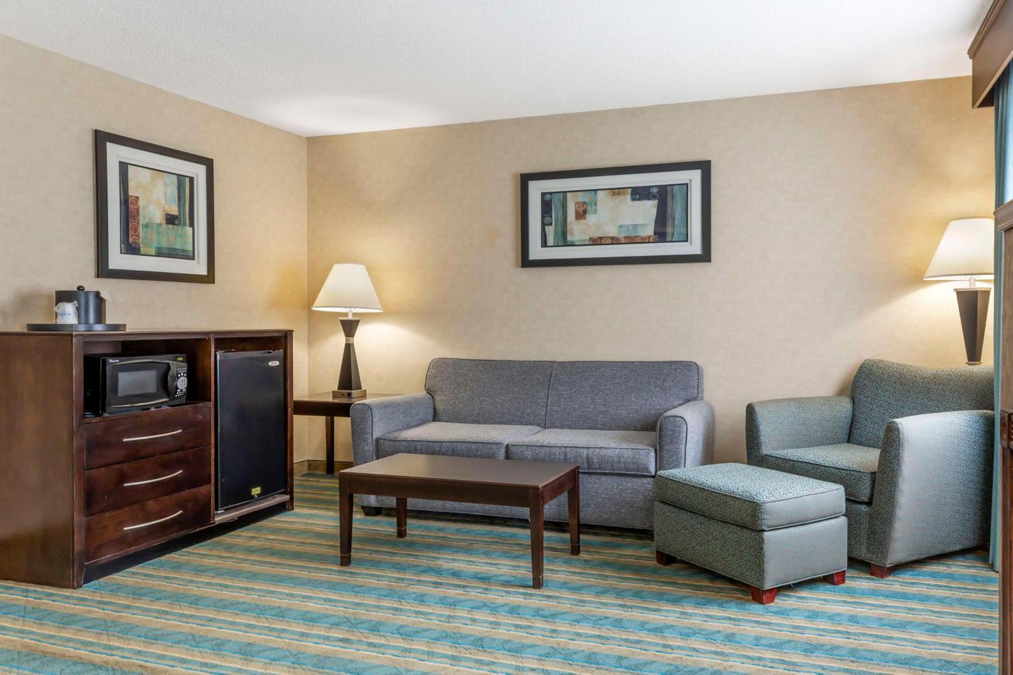 Best Western Plus Berkshire Hills Inn & Suites Pittsfield Exterior foto
